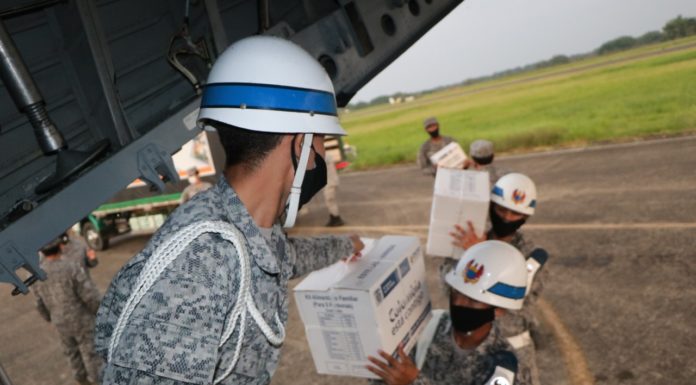 *Más de 8 toneladas de insumos alimentarios fueron movilizados en aeronaves de su Fuerza Aérea Colombiana hacia Vichada*
