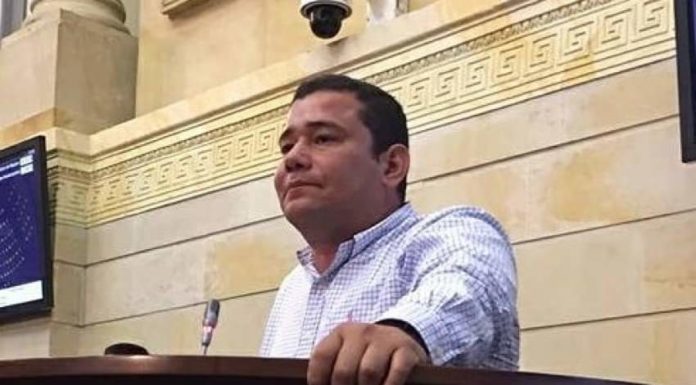 CAYÓ ANTE EL GAULA FUNCIONARIA POR EXTORSIÓN AL CONTRALOR