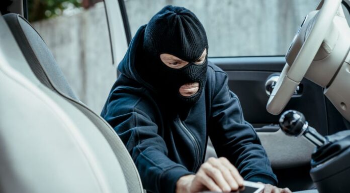 Capturan a ladrones que se pelearon entre ellos por ‘dañar’ el robo.