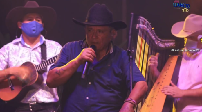 Joropo recio en la tarima