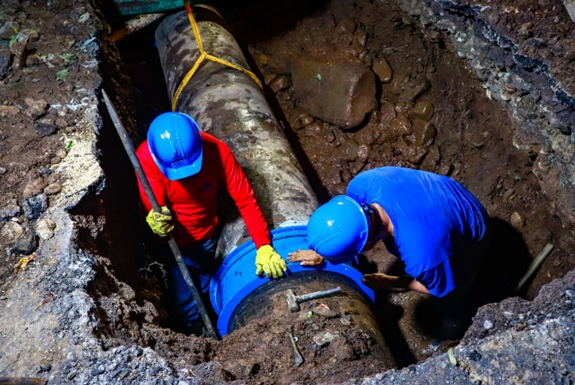 LA EAAV CONCLUYÓ ANTES DE LO PREVISTO REPARACIÓN DE LA TUBERÍA DEL ACUEDUCTO EN EL CENTRO DE VILLAVICENCIO