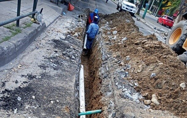LA EMPRESA DE ACUEDUCTO REPUSO TUBERÍA EN EL BARZAL PARA OPTIMIZAR LA PRESTACIÓN DEL SERVICIO DE AGUA