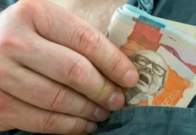 Salario mínimo en Colombia: empresario sugirió notable aumento para 2022 ¿Lo escucharán?