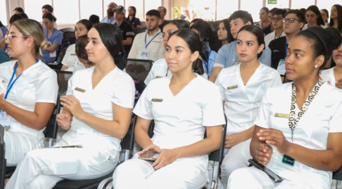Más de 250 profesionales de la salud, fortalecieron sus conocimientos en el Tercer Conversatorio de Investigación.