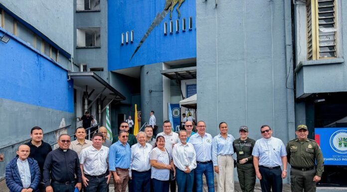 Villavicencio izó por primera vez la bandera del Día de la Libertad Religiosa