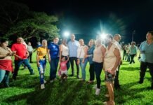 ALCALDE ALEXANDER BAQUERO ENTREGÓ UNA CANCHA DE FÚTBOL CON ILUMINACIÓN TIPO ESTADIO EN LA COMUNA 9